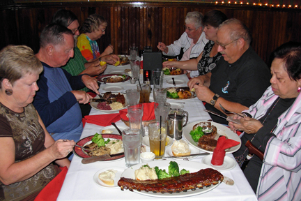 20091010 Dinner is served